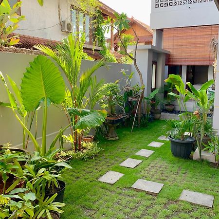 The Lima Home Stay In Canggu Exteriör bild