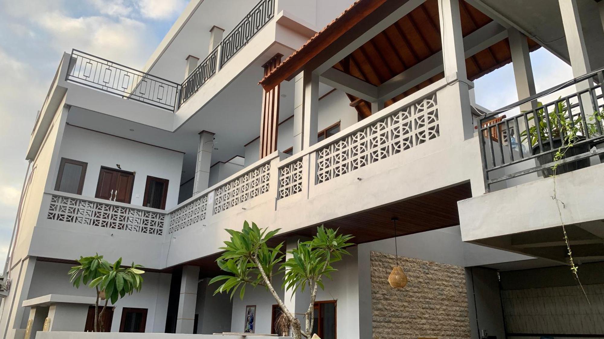 The Lima Home Stay In Canggu Exteriör bild