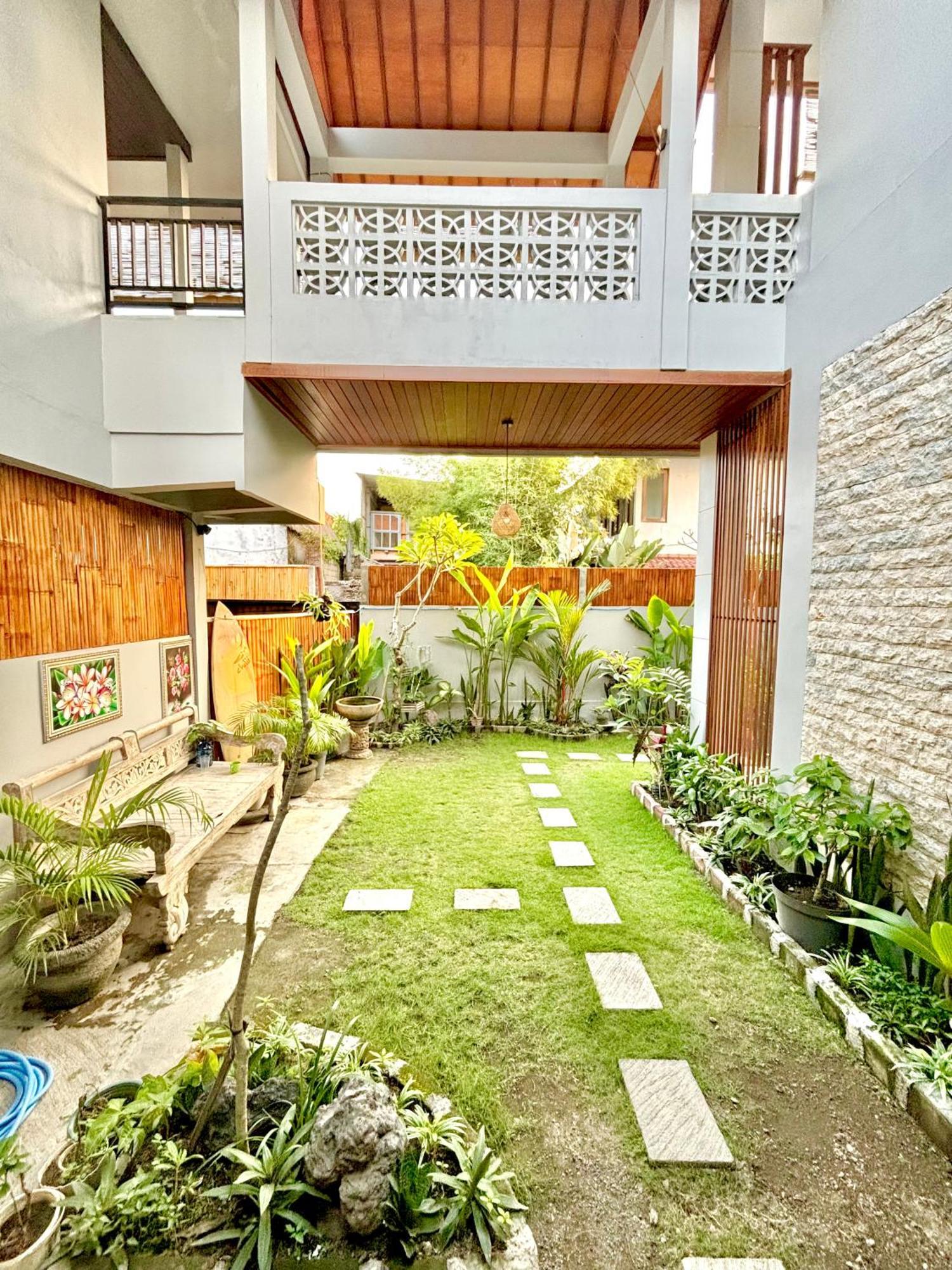 The Lima Home Stay In Canggu Exteriör bild