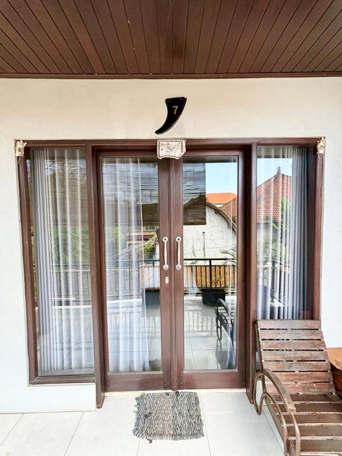 The Lima Home Stay In Canggu Exteriör bild